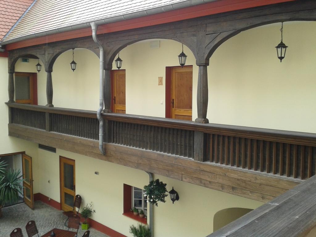 Garni-Hotel Zum Alten Ratskeller Vetschau Exterior photo